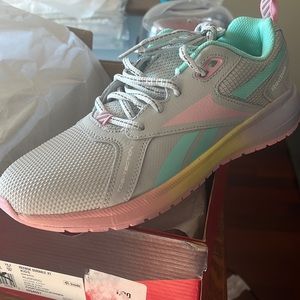 Reebok durable Ct size 6y